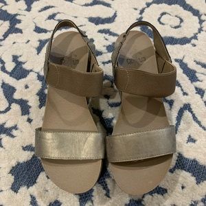Corkys Platform Wedge! Size 6!
